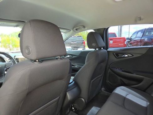 Used 2021 Chevrolet Malibu LS image 18