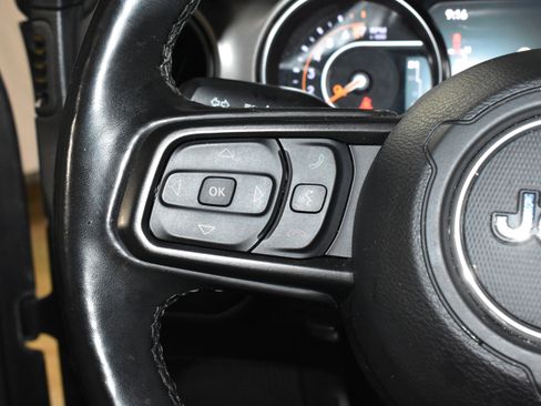 Used 2022 Jeep Gladiator Sport AWD/4WD image 14
