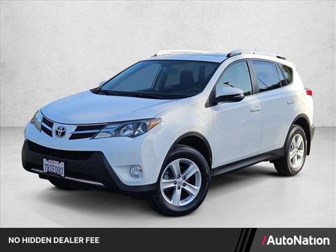 Used 2013 Toyota RAV4 XLE FWD image 1