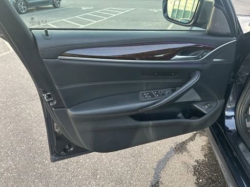 Used 2019 BMW M550i xDrive image 12