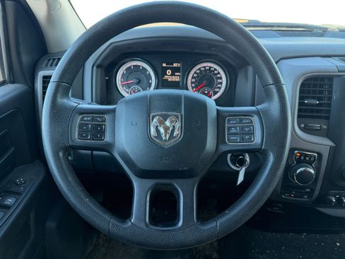 Used 2017 RAM 1500 Express AWD/4WD image 9