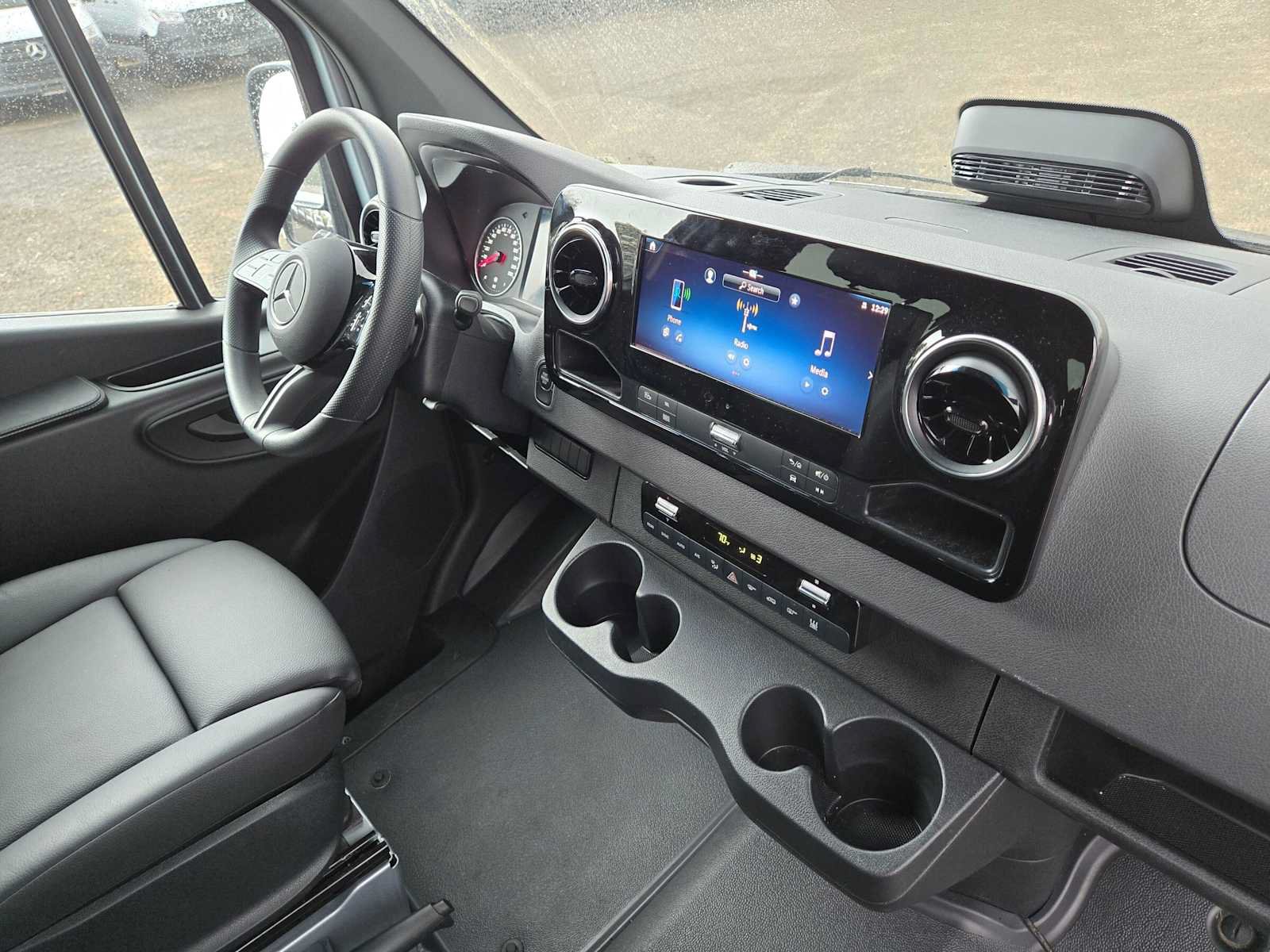 Used 2025 Mercedes-Benz Sprinter 2500 image 10