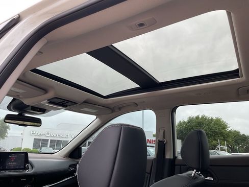 Used 2023 Nissan Rogue SL image 20