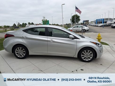Used 2015 Hyundai Elantra SE w/ Option Group 02 FWD image 15