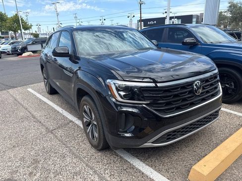 Used 2024 Volkswagen Atlas Cross Sport SE FWD image 13