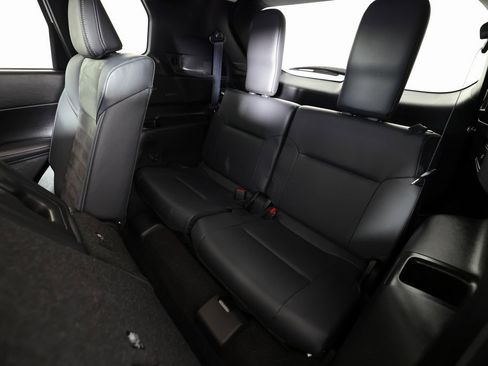 Used 2024 Mitsubishi Outlander SE image 16