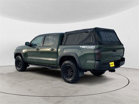Used 2021 Toyota Tacoma TRD Off-Road image 3