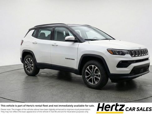 Used 2025 Jeep Compass Trailhawk image 1