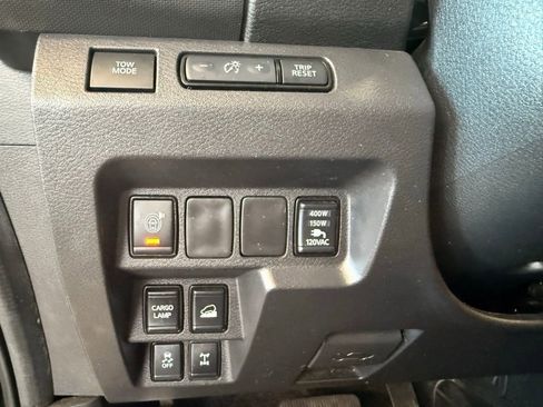 Used 2022 Nissan Frontier PRO-4X image 25