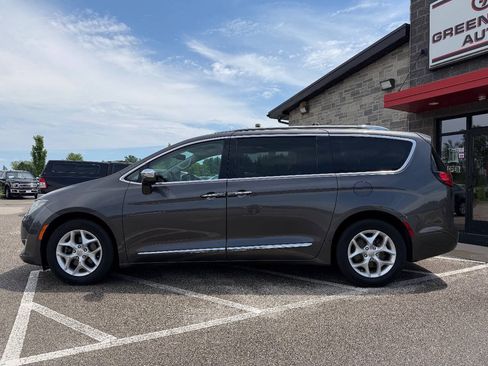 Used 2020 Chrysler Pacifica Limited FWD image 7
