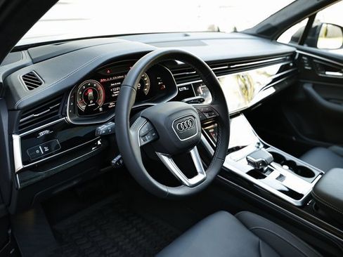 Used 2025 Audi Q7 3.0T Prestige image 18