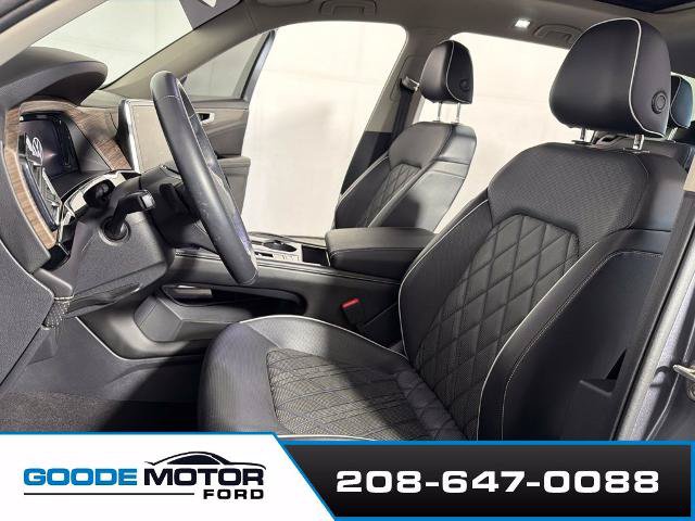 Used 2024 Volkswagen Atlas SEL Premium R-Line AWD/4WD image 10