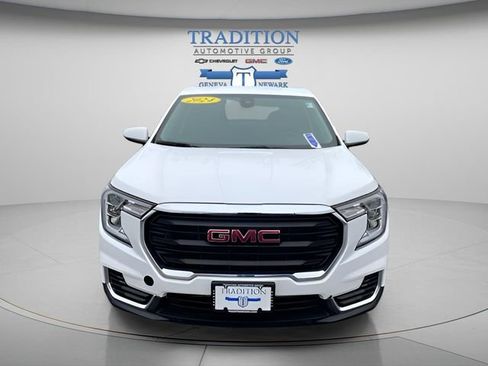 Used 2024 GMC Terrain SLE AWD/4WD image 9