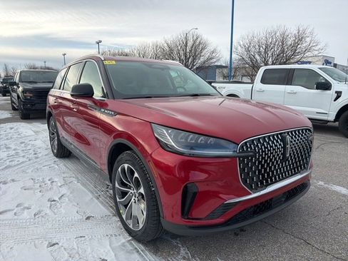 New 2026 Lincoln Aviator AWD image 2