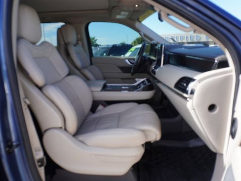 Used 2020 Lincoln Navigator Reserve w/ Luxury Package image 30