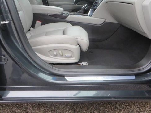 Used 2015 Cadillac XTS Premium image 17