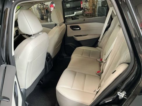 Used 2023 Nissan Rogue SV w/ SV Premium B Package AWD/4WD image 10