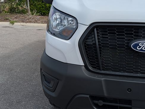 New 2026 Ford Transit 250 148 Medium Roof RWD image 10