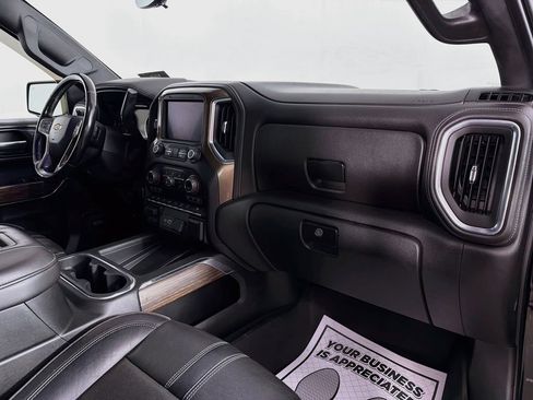 Used 2019 Chevrolet Silverado 1500 High Country w/ Technology Package AWD/4WD image 32
