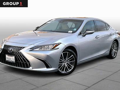 Used 2022 Lexus ES 300h w/ Premium Package
