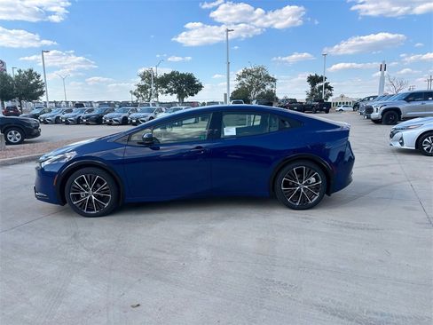 New 2026 Toyota Prius XLE image 4