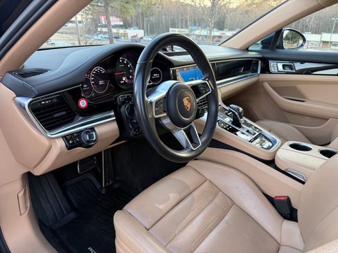 Used 2018 Porsche Panamera 4S image 21