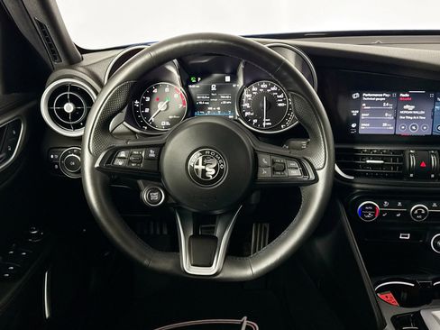 Used 2022 Alfa Romeo Giulia Veloce image 21