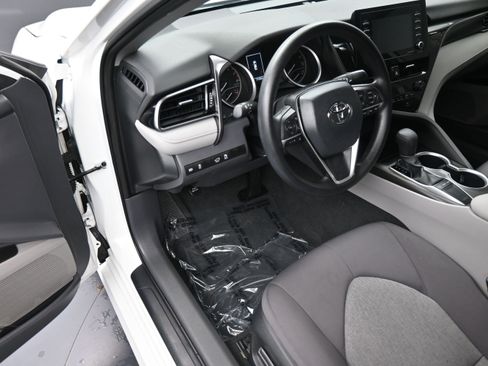 Used 2023 Toyota Camry LE FWD image 12