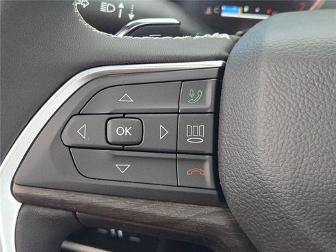 New 2025 Jeep Grand Cherokee Limited w/ Black Appearance Package image 35