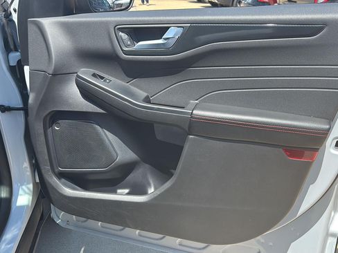 Used 2025 Ford Escape ST-Line AWD/4WD image 23