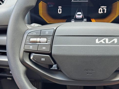 Used 2025 Kia K4 FWD image 19
