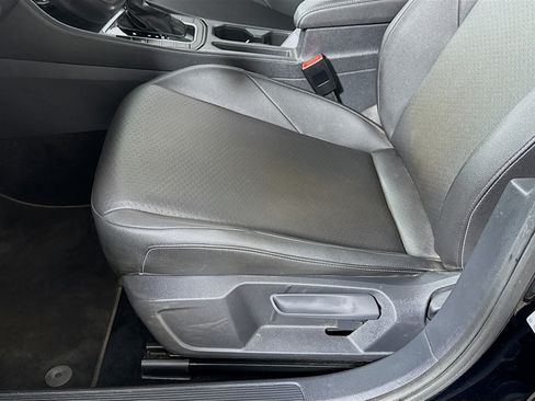 Used 2019 Volkswagen Jetta SE FWD image 19