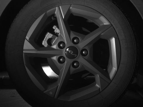 Used 2025 Kia K4 LXS image 15