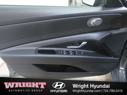 New 2026 Hyundai Elantra Limited FWD image 10