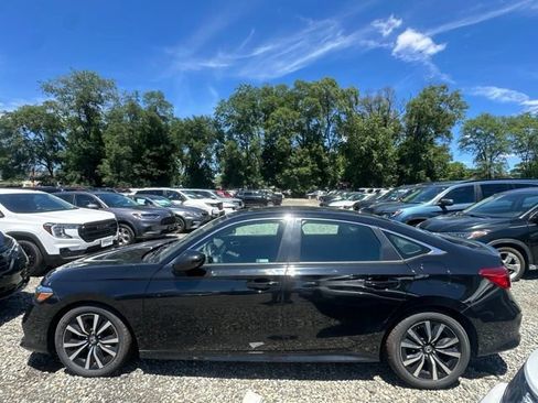 Used 2024 Honda Civic EX image 2
