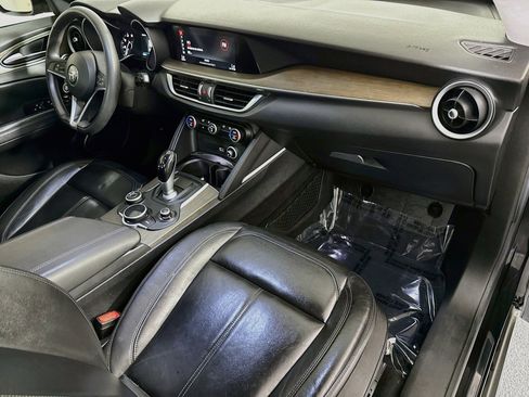 Used 2018 Alfa Romeo Stelvio Ti AWD/4WD image 30