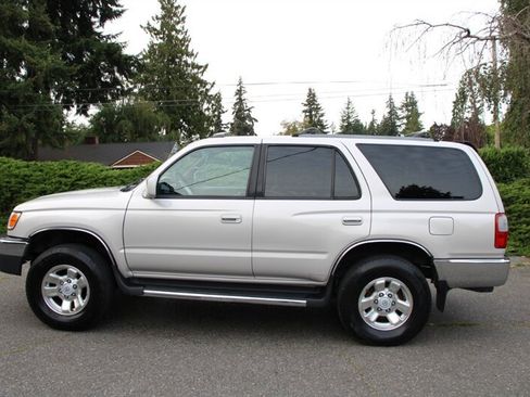Used 2000 Toyota 4Runner SR5 AWD/4WD image 13
