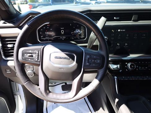 Used 2024 GMC Sierra 3500 Denali Ultimate AWD/4WD image 13