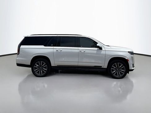 Used 2023 Cadillac Escalade ESV Sport Platinum w/ Heavy-Duty Trailer Package AWD/4WD image 8