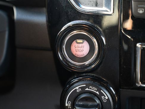 Used 2020 Nissan Titan Platinum Reserve w/ Moonroof Package image 39