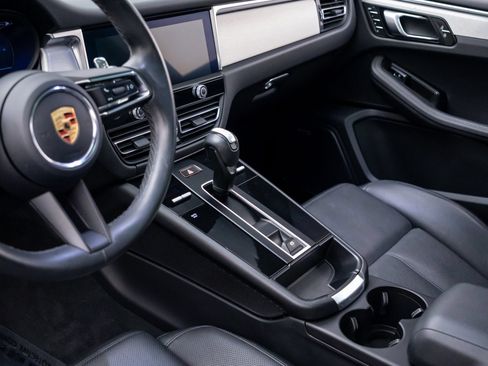 Certified 2023 Porsche Macan AWD/4WD image 13
