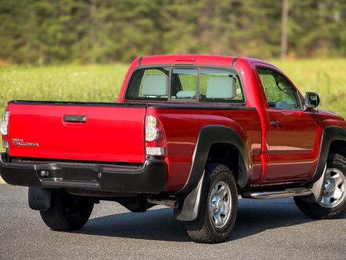 Used 2011 Toyota Tacoma 4x4 Regular Cab image 13
