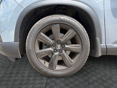 Used 2025 Honda Pilot Black Edition image 13