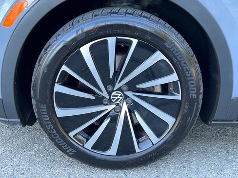Used 2023 Volkswagen ID.4 Pro S Plus RWD image 9