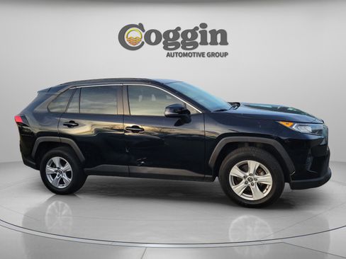 Used 2019 Toyota RAV4 XLE image 5