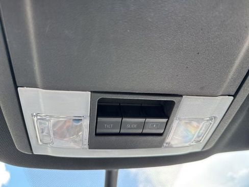 Used 2019 Ford Explorer XLT w/ Equipment Group 202A AWD/4WD image 30