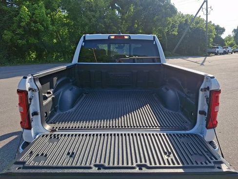 Used 2025 RAM 1500 Big Horn AWD/4WD image 32