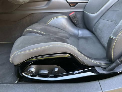 Used 2020 Chevrolet Corvette Stingray Premium Cpe w/ 3LT Preferred Equipment Group image 15