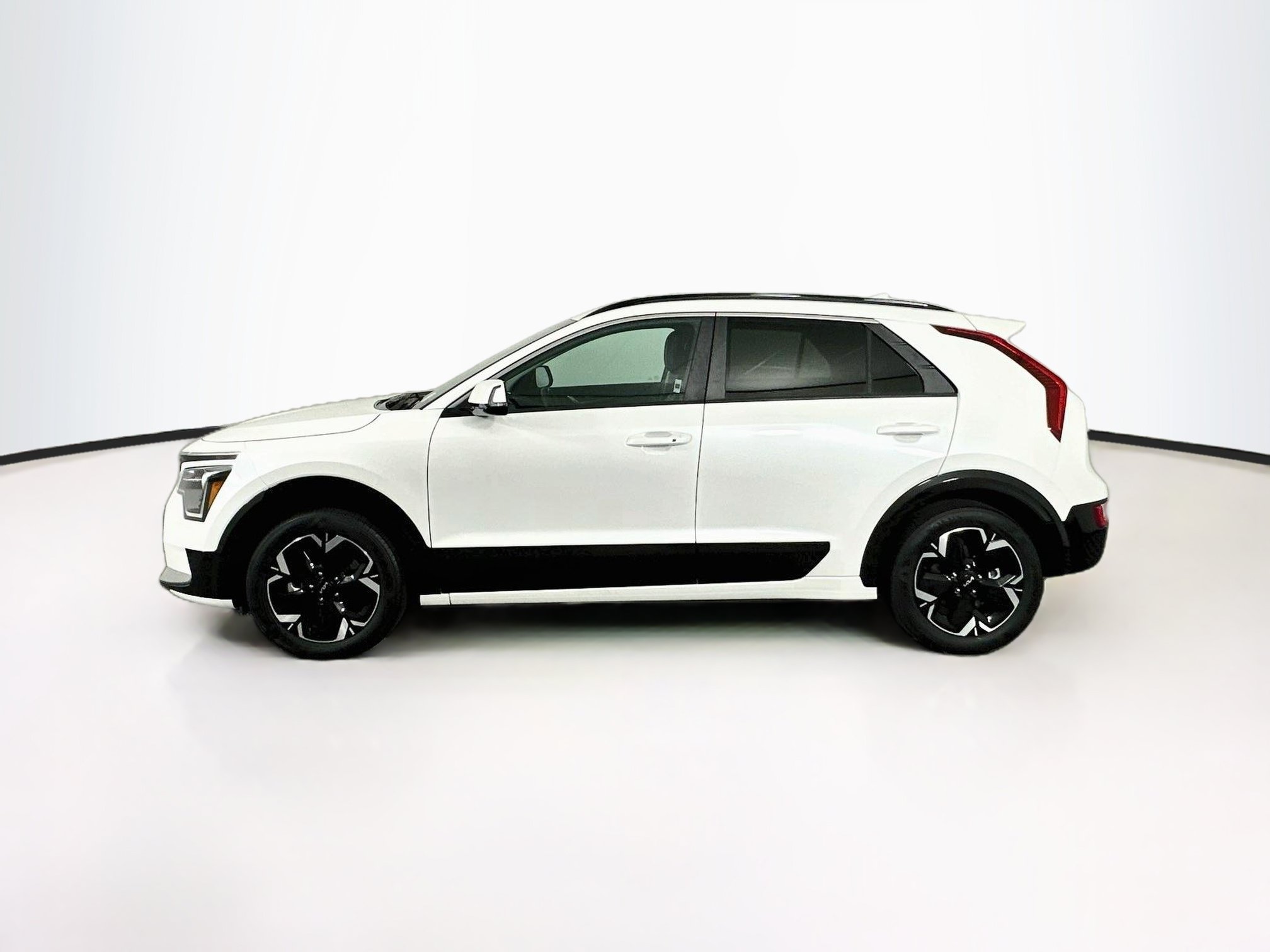 Used 2023 Kia Niro Wind FWD image 4