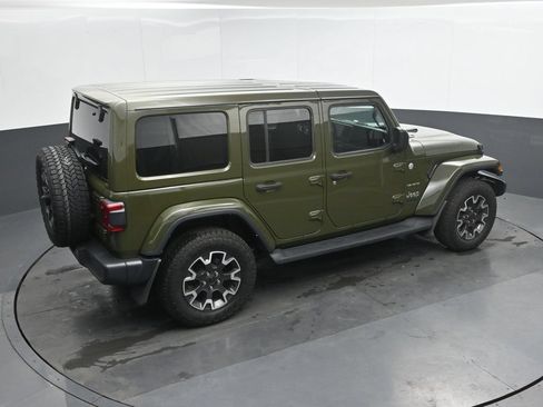 Used 2024 Jeep Wrangler Unlimited Sahara w/ Dual Top Group AWD/4WD image 32